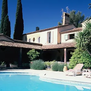 Chateau Maravenne Bed & Breakfast